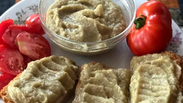 Ce trebuie să presari peste vinetele coapte înainte de a le pune la congelator. Doar așa își vor păstra aroma toată iarna