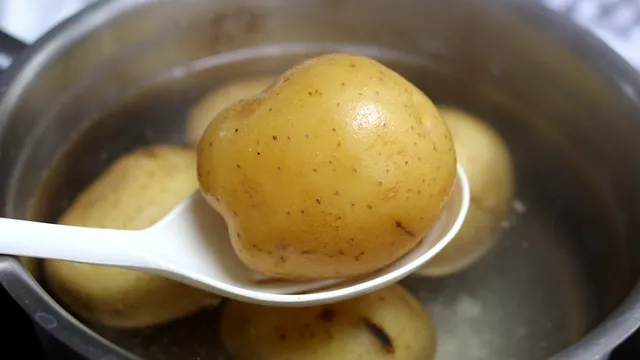 Câte minute se fierb cartofii pentru un piure absolut delicos. Secretul pentru un rezultat perfect