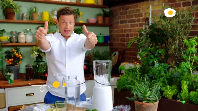 De ce să pui sare în lapte, de fapt. Trucul genial dezvăluit de Jamie Oliver, doar așa vei proceda de acum încolo