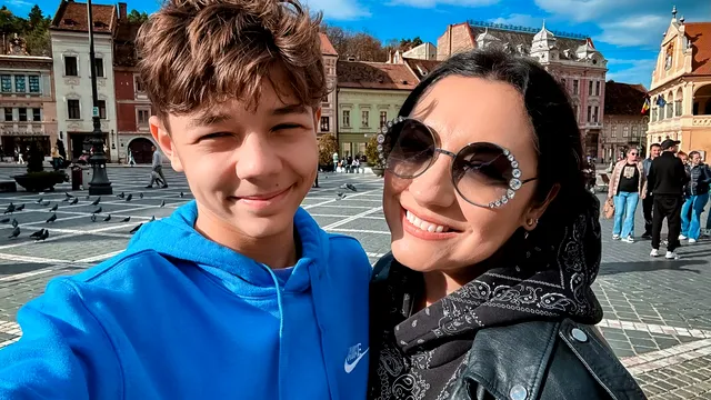 Ce înălțime are Andra, de fapt. Fiul ei, David, a depășit-o deja la înălțime FOTO