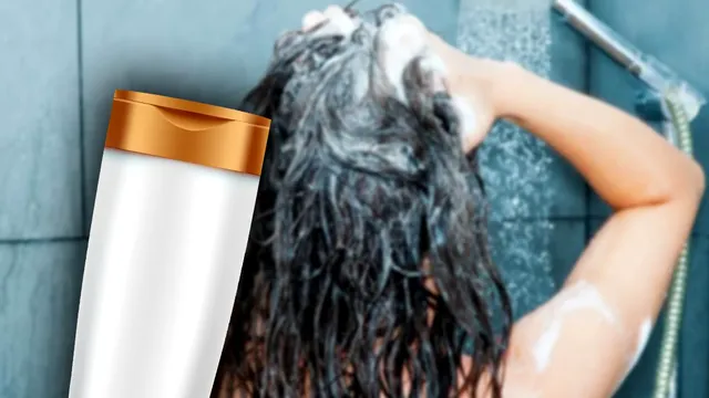 Ce să adaugi în șampon, înainte de a te spăla pe cap. Combinația uimitoare pentru a scăpa de căderea părului