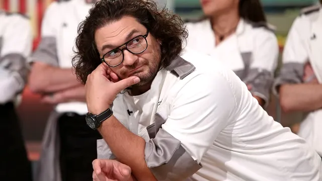 Florin Dumitrescu, ipostază inedită după ce a părăsit Chefi la Cuțite: Am ținut secret acest moment. Cum a fost surprins celebrul chef, fanii l-au felicitat imediat