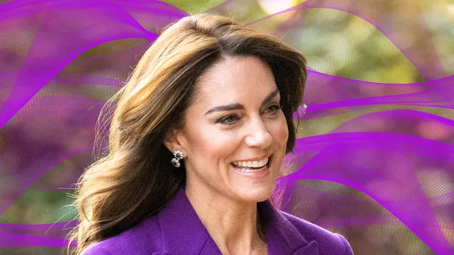 Kate Middleton, ravisantă într-un costum violet. Apariția care a atras toate privirile, soția prințului William a strălucit în această ținută