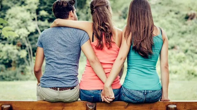M-am îndrăgostit de iubitul prietenei mele. Nu știu cum să mai dau ochii cu ea, simt că i-am trădat încrederea