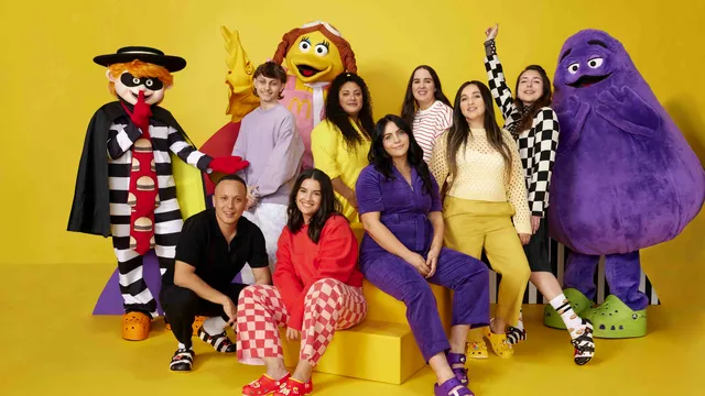 Crocs și McDonald’s, colaborare inedită. Ce colecție au lansat și unde pot fi găsite produsele