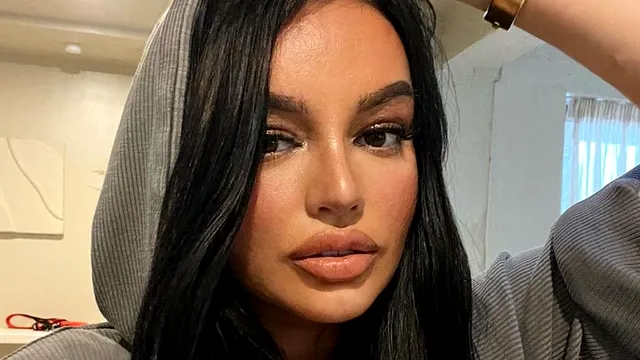Câți ani are Claudia Iosif. Fanilor nu le vine să creadă că așa arată fosta lui Dorian Popa fără machiaj, nu-și arată vârsta deloc