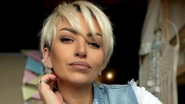 Bărbatul celebru cu care Giulia Anghelescu s–a iubit, înainte de a se mărita cu Vlad Huidu: “Și Vlad are o relație de prietenie cu el. Familiile noastre sunt apropiate”