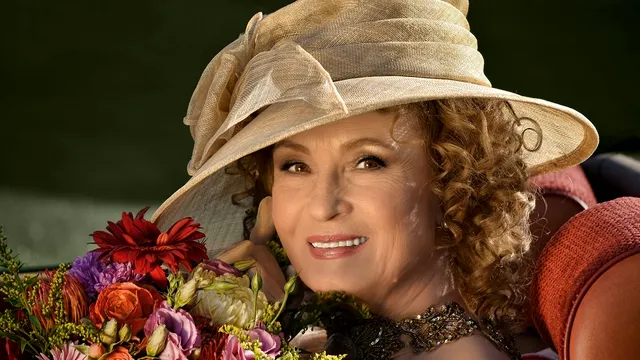 Angela Similea, plină de eleganță la 77 de ani. Cum a apărut artista de sărbători: “Ce minunată sunteți”
