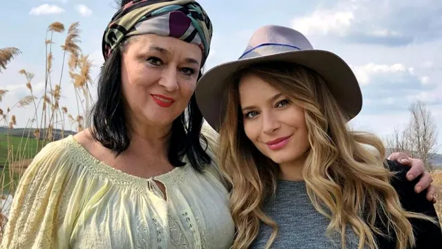 Ce a apărut pe pagina de Facebook a Laurei Cosoi după moartea mamei sale: “Îmi este frică”