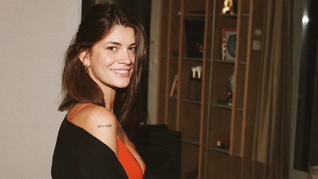 Imagini nedifuzate cu Laura Giurcanu de la 14 ani. Cum arăta înainte să ajungă faimoasă, a rămas feblețea lui Cătălin Botezatu