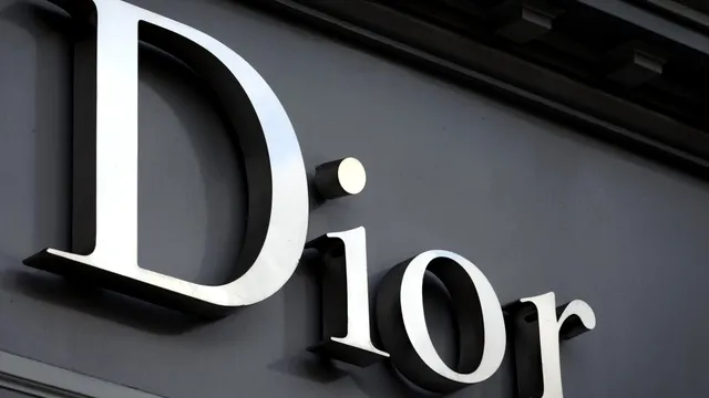 Istoria casei de modă Dior. Cum a ajuns fiul unui producător de îngrășăminte unul dintre cei mai de succes creatori de modă