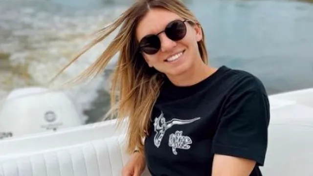 Ipostază rară cu Simona Halep în costum de baie minuscul. Decolteul a încins imaginația multor bărbați