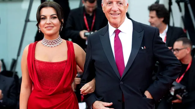 Romina Gingașu, lecție de eleganță pe covorul roșu. Soția miliardarului Piero Ferrari a atras toate privirile cu ținuta ei
