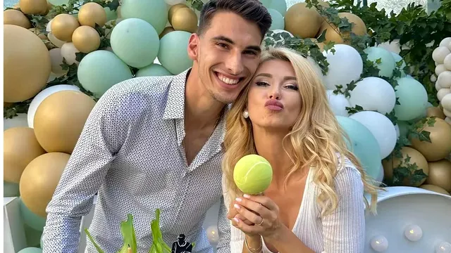 Cum a apărut Andreea Bălan după ce a negat că s-a căsătorit în secret cu Victor Cornea. Fanii sunt uluiți: “Casă de piatră” FOTO