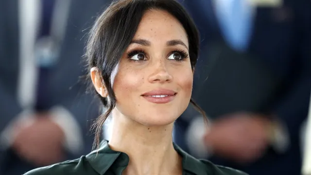Imagini nemaivăzute cu Meghan Markle. Cum arăta soția prințului Harry în adolescență și copilărie. E de nerecunoscut