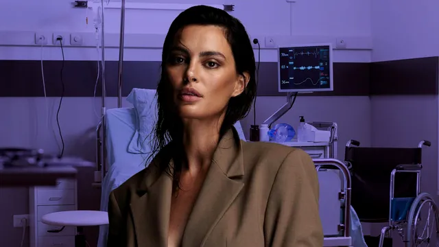 Catrinel Menghia s-a filmat pe patul de spital. Ce a pățit una dintre cele mai frumoase românce, nimeni nu se aștepta să o vadă așa