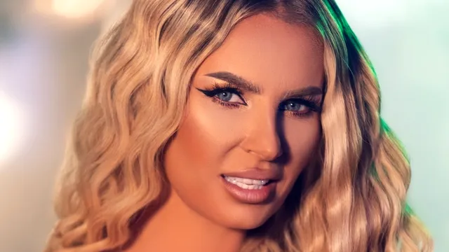 Ce intervenție și-a făcut Andreea Bănică la față: “Toate avem nevoie să fim mai frumoase”. Artista a postat primele imagini
