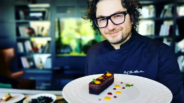 Cum arată vila impresionantă a lui chef Florin Dumitrescu, după renovare: ”Sincer, cred că am o bucătărie semiprofesională chiar la mine acasă”. FOTO