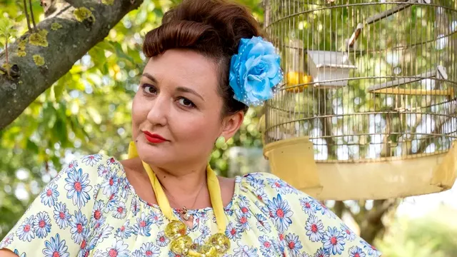 Ecaterina Ladin, Dalida din Las Fierbinți, și-a botezat al treilea băiat. Roman Cassian are 6 perechi de nași, imagini din biserică și de la petrecere