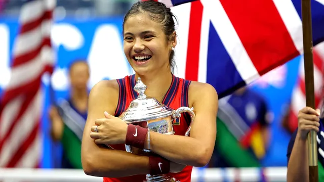 Emma Răducanu, despre începuturile ei în tenis: “La început tata mă forța să merg”. Imagini de colecție, din copilărie cu jucătoarea cu origini românești