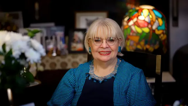 Irina Margareta Nistor, despre cum a reușit să aibă o bibliotecă uriașă în casă: Îi șantajam pe ai mei! VIDEO EXCLUSIV
