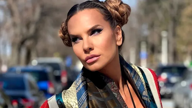 Anna Lesko și-a etalat trupul perfect la 45 de ani. Cum s-a pozat în costum de baie