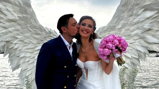 De ce Daniel Pavel și soția, Ana Maria, nu pot pleca în luna de miere după nuntă. Prezentatorul de la Survivor a spus cu ce “tentație” se confruntă acum