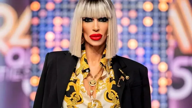Raluca Bădulescu, în cel mai amețitor decolteu pe rețelele sociale. Fanii vedetei au înnebunit când au văzut imaginile: M-ai nenorocit, regino