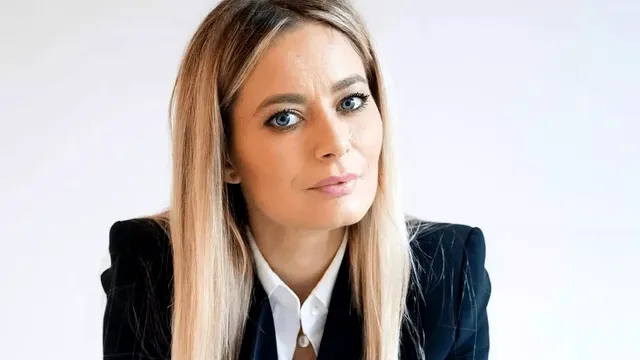 Laura Cosoi, dezvăluiri emoționante după ce a adus pe lume al patrulea copil. Ce mesaj a transmis vedeta pe rețelele sociale