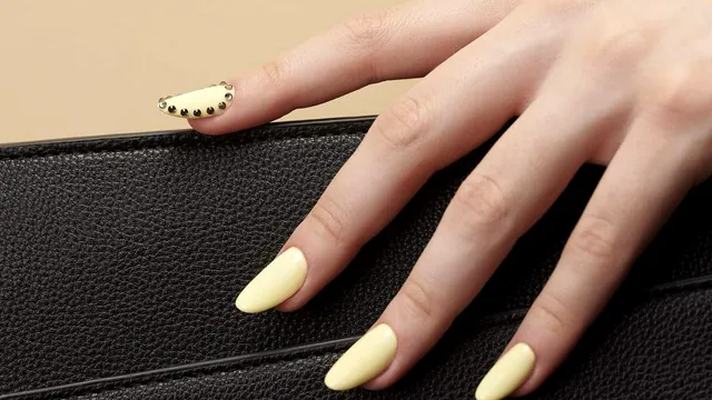 10 modele de unghii pentru luna august. Cele mai cerute modele de către clientele din saloane