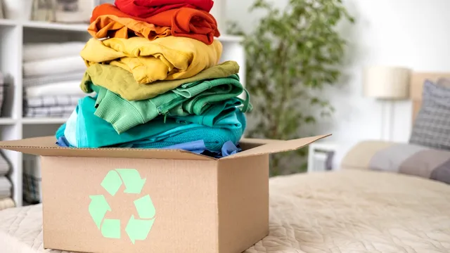 Ce faci cu hainele pe care nu le mai porți, de la 1 ianuarie 2025. Colectarea separată a textilelor devine obligatorie