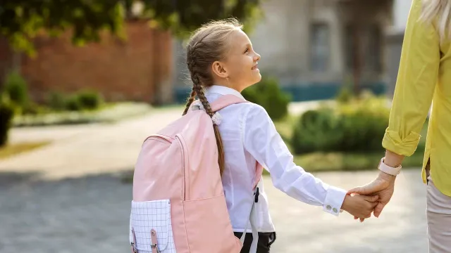 Cum arată prima zi de școală în alte țări. Unele tradiții sunt greu de înțeles