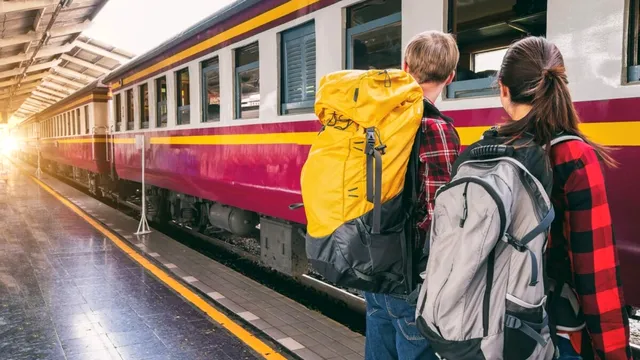 Până când se mai poate circula cu trenul fără ca elevii să aibă carnetul vizat la zi, în 2024