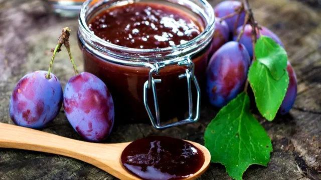 Ce să pui în gemul de prune pentru un gust unic. Bunicile noastre foloseau acest truc