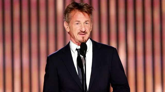 Sean Penn, de nerecunoscut în compania iubitei de 30 de ani. Ce diferență de vârstă este între cei doi
