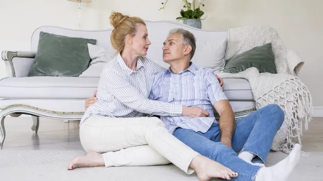 Relația de cuplu în menopauză: provocări și soluții pentru o experiență împlinită