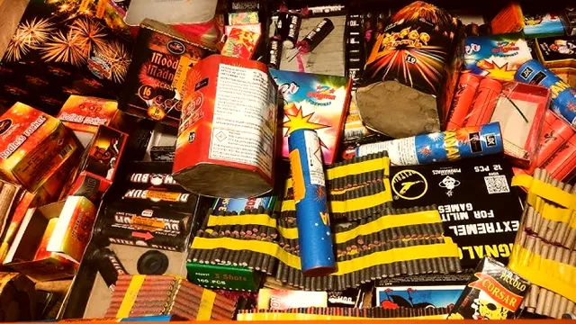 Este legal să folosești artificii și petarde în seara de Revelion? Ce tipuri de artificii sunt permise?