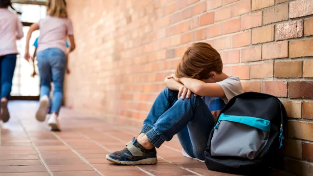 Fobia școlară, un fenomen alarmant. Cum recunoști simptomele și ce poți face ca părinte