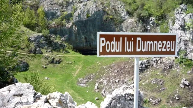 Unde este Podul lui Dumnezeu, în România. Legendele despre acest loc unic în lume