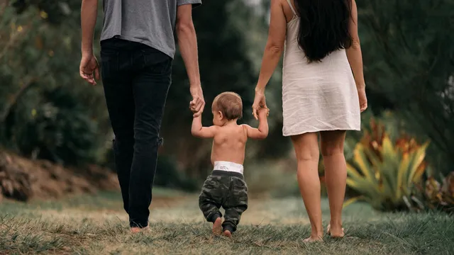 Ce înseamnă să fii o mamă sau un tată bun pentru copilul tău. Iată răspunsurile psihologilor
