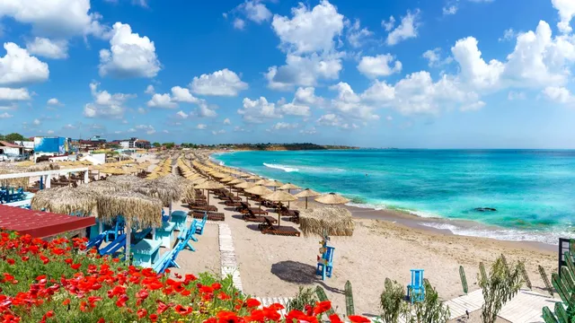 1 Mai pe litoral: Aproape 50.000 de turiști așteptați în Mamaia și Vama Veche