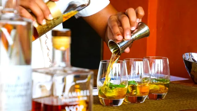 Băuturile alcoolice pot contribui la apariția demenței, conform specialiștilor