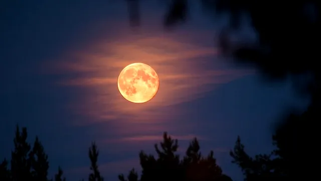Luna oferă un spectacol unic în aprilie. Fenomen rar care apare doar de câteva ori pe an
