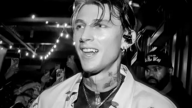 Machine Gun Kelly lămurește misterul din spatele numelui fiicei sale: „Numele ei nu este Celestial Seed”