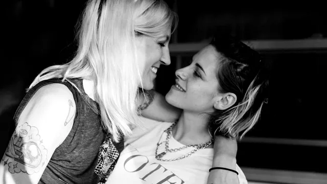 Nuntă surpriză: Kristen Stewart și Dylan Meyer și-au spus „Da” chiar de Paște GALERIE FOTO