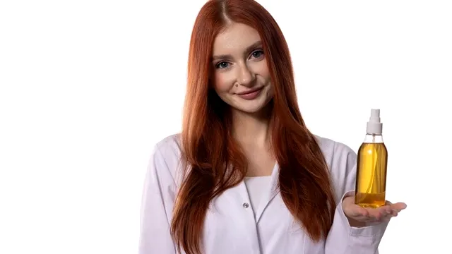 Ce efecte au, de fapt, uleiurile asupra părului? Adevăruri și mituri despre cele mai populare ingrediente naturale