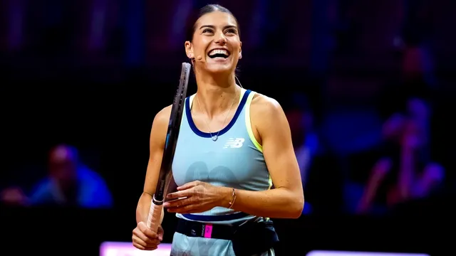Sorana Cîrstea, primită cu flori în București. Sportiva revine în țară pentru tratament și recuperare