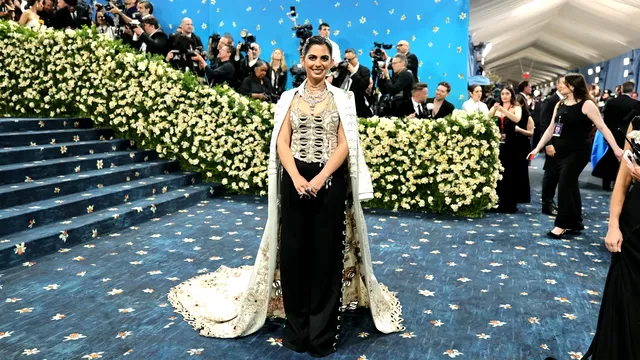 Una dintre cele mai bogate femei din lume a uimit la Met Gala 2025. Locuiește într-un palat cât un mall