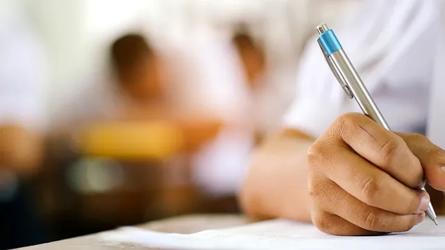 BAC 2025, Română: Ce subiecte au primit elevii de la real și uman. Subiectele, publicate ilegal pe internet