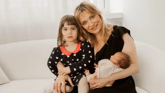 Cristina Cioran, în plină transformare după a doua naștere. Cât a slăbit vedeta?